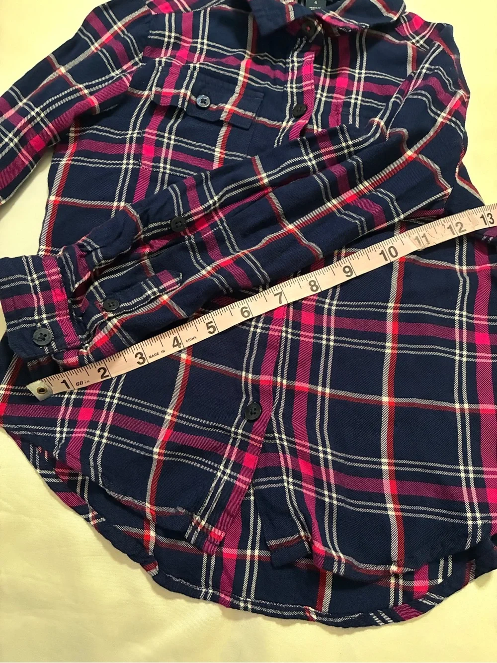 TOMMY HILFIGER Girls Button down shirt Size 6 Plaid 100% Rayon Roll up sleeve